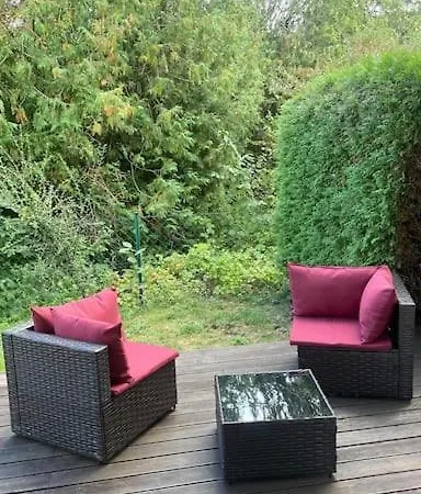Apartamento City-Apartment Mit Garten & Garage *