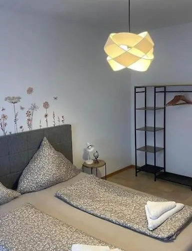 Appartement City-Apartment Mit Garten & Garage *