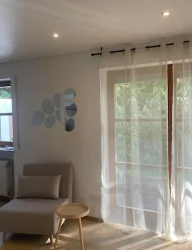 Apartamento City-Apartment Mit Garten & Garage *