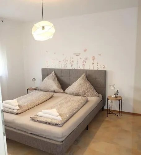 Appartement City-Apartment Mit Garten & Garage *