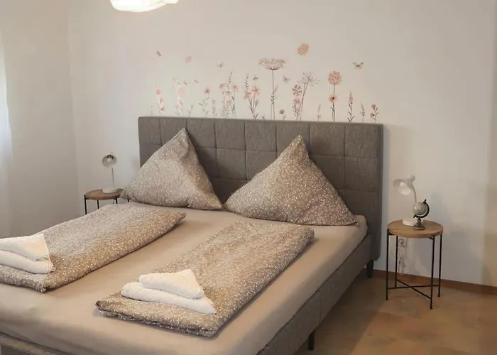 City-Apartment Mit Garten & Garage *